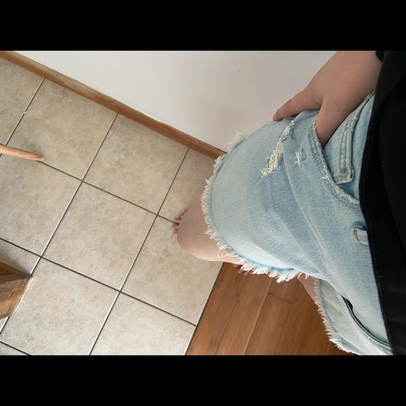 Shorts - Picture 3 of 3